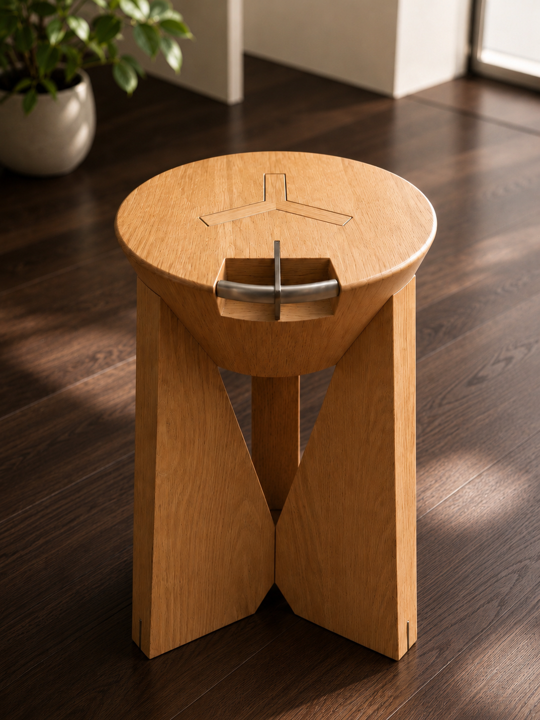 Trio Orbit Stool