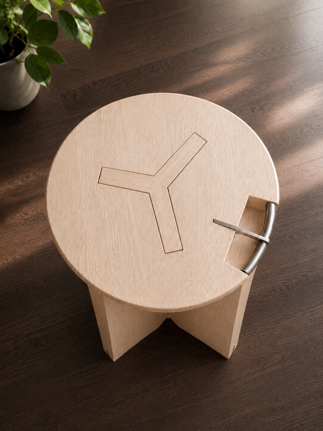 Trio Orbit Stool