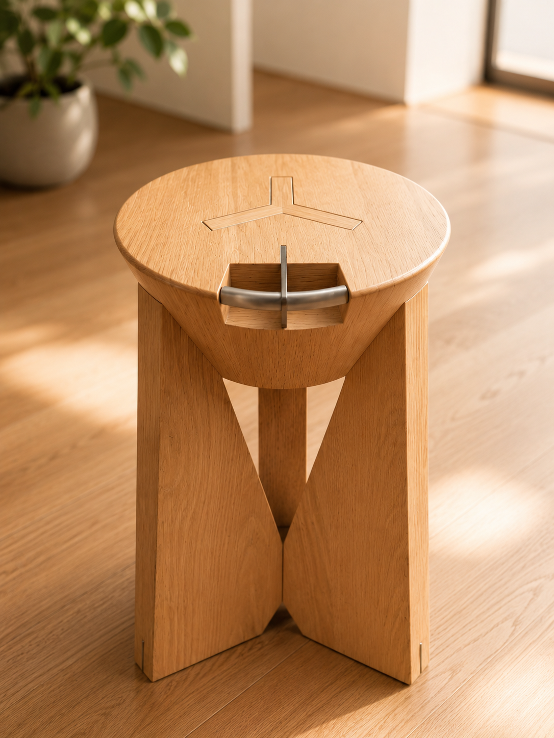 Trio Orbit Stool