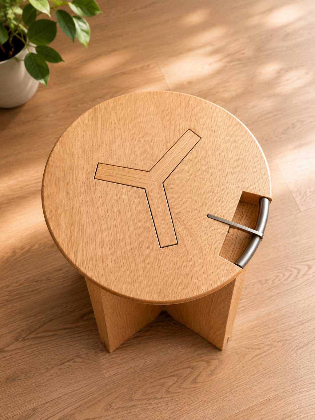 Trio Orbit Stool